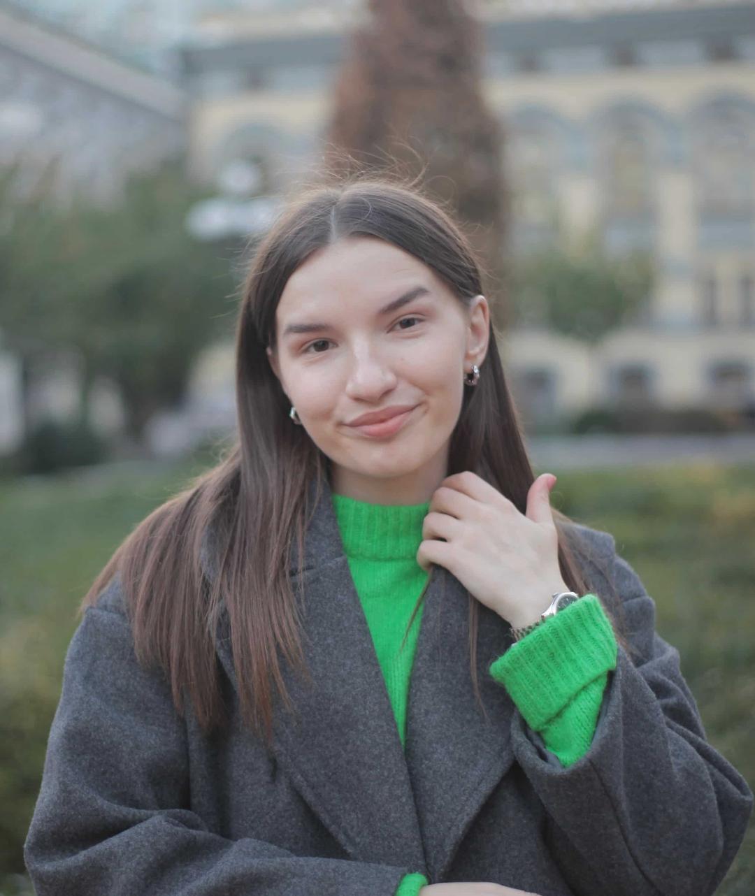 Викладач Анна