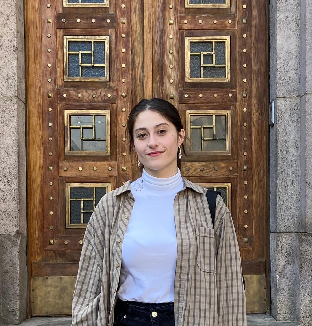 Викладач Ліліана